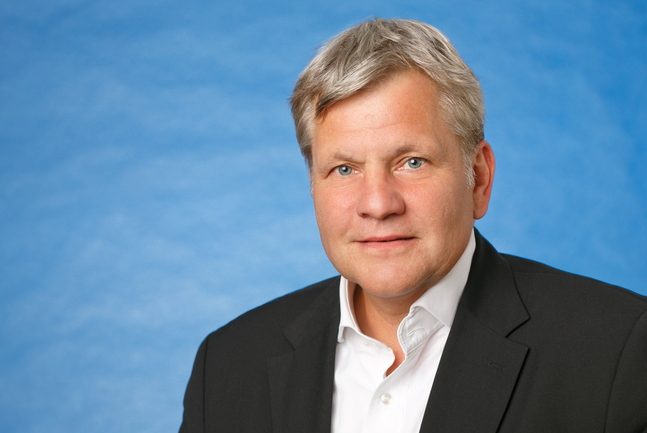 Dipl. BW. Mag. MBA Oliver Drahosch